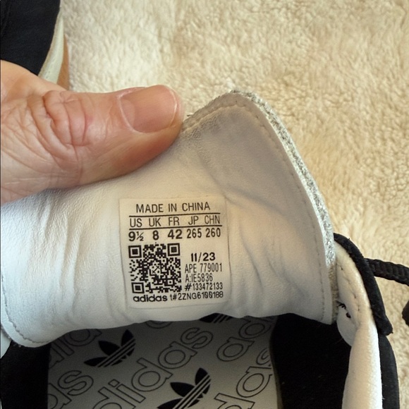 Adidas Samba Black and Cream Sneakers Women’s size 9.5 - Picture 7 of 8